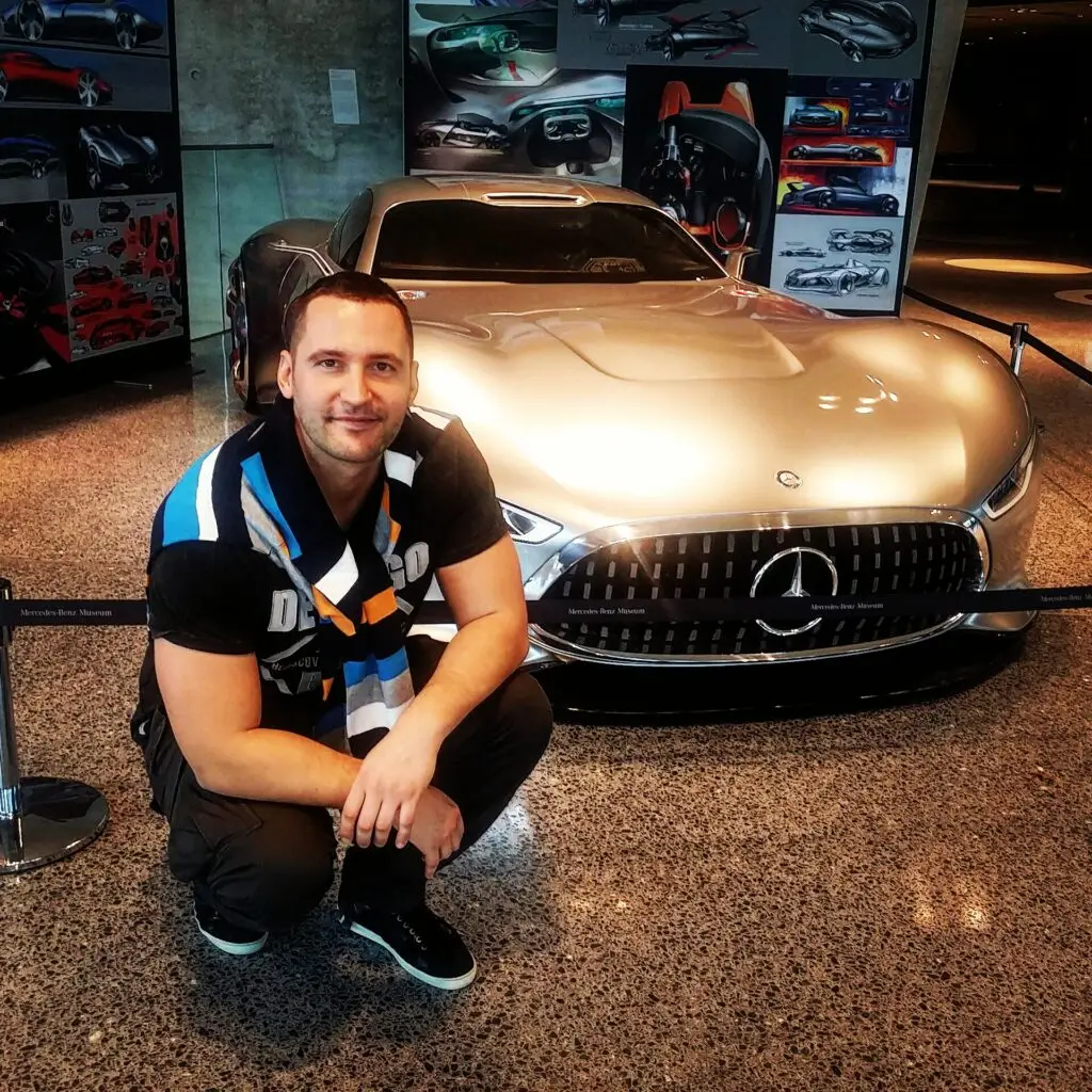 Stuttgart, Mercedes Museum